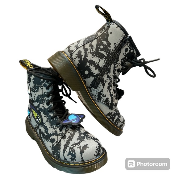 Dr Marten’s kids’ Junior 1460 Space Hydro Leather boots US 2 UK 1 EU 33 NEWl - Picture 4 of 7